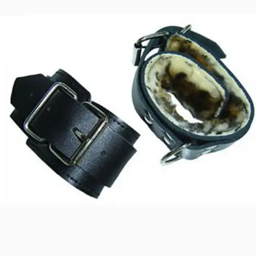 Наручники с мехом  photo 1