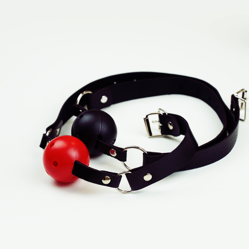 Кляп из эко-кожи с шаром photo 1